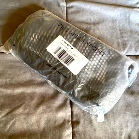 Pink Vs - Picture 2 of 4